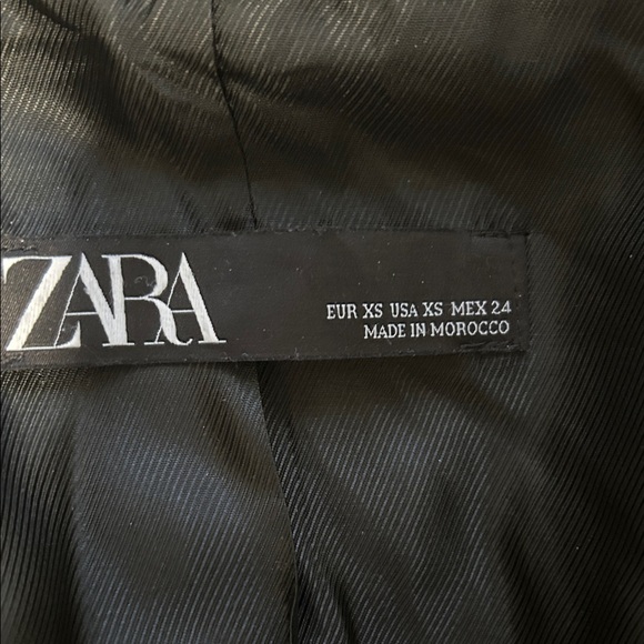 Zara Women's Elegant Black Suit Jacket - Picture 2 of 4